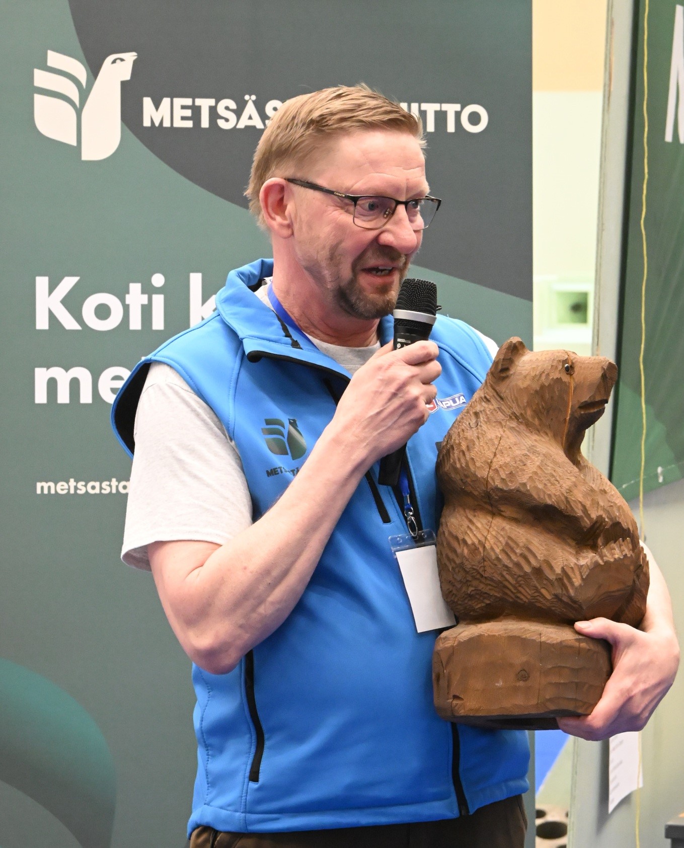 Kisakarhu lähti Pekka Karhusen mukana Jalasjärvelle seuraavalle kisapaikkakunnalle.